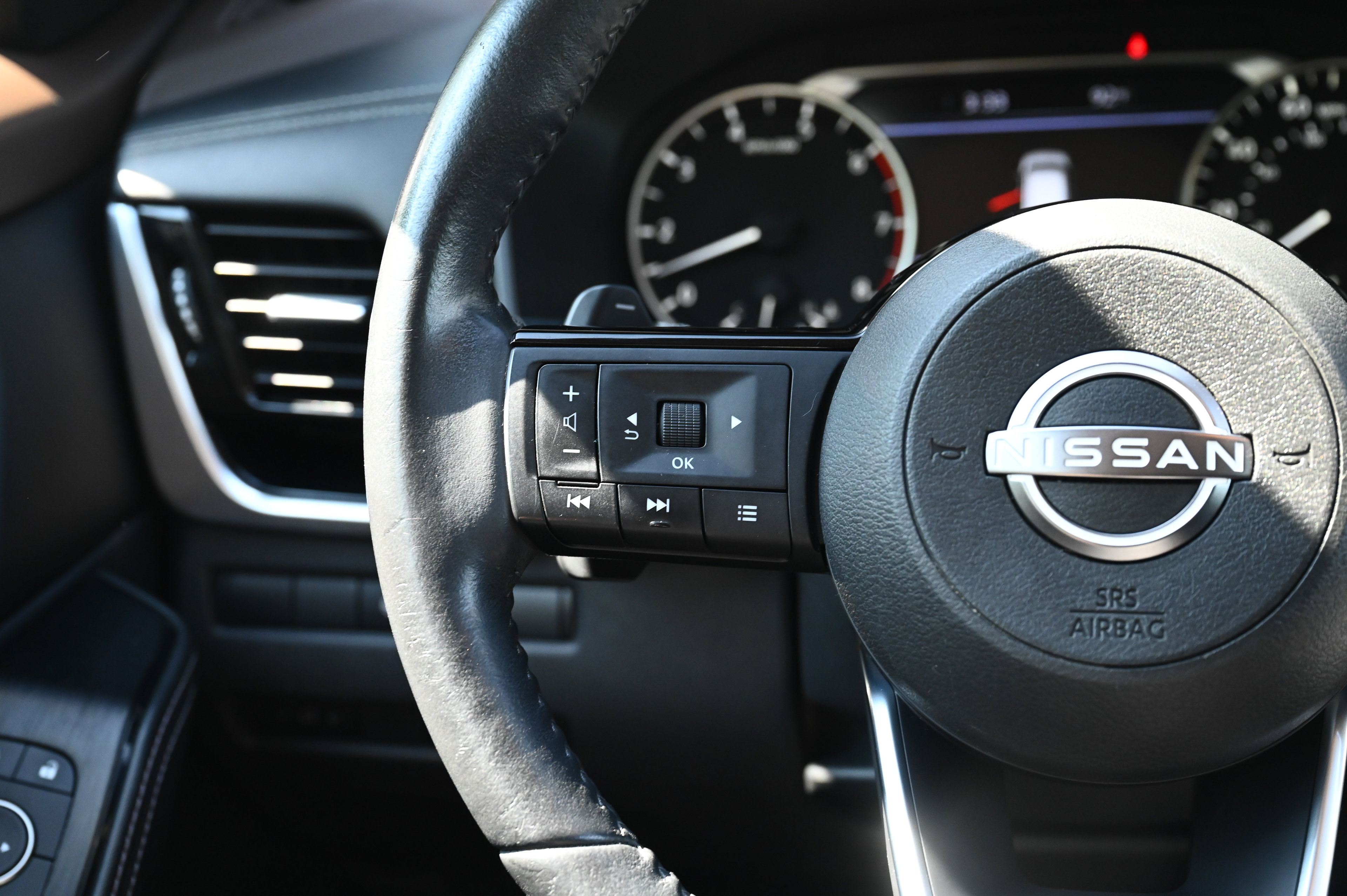 2022 Nissan Rogue SL photo 43