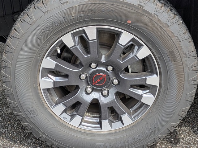 2024 Nissan Titan PRO-4X photo 9