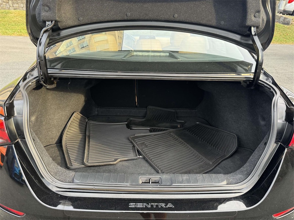 2022 Nissan Sentra SV photo 28