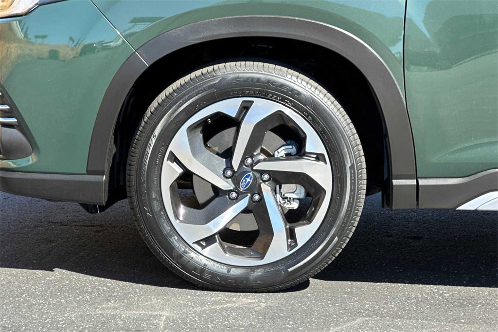 2023 Subaru Forester Touring photo 29