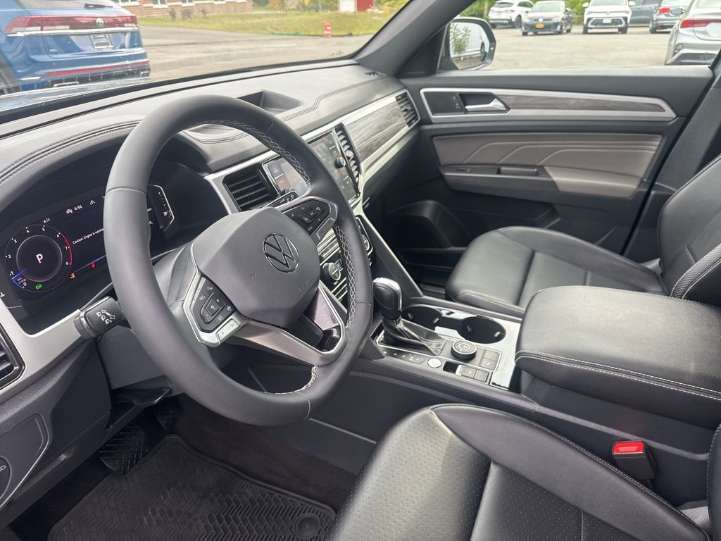 2022 Volkswagen Atlas Cross Sport SE Technology photo 22