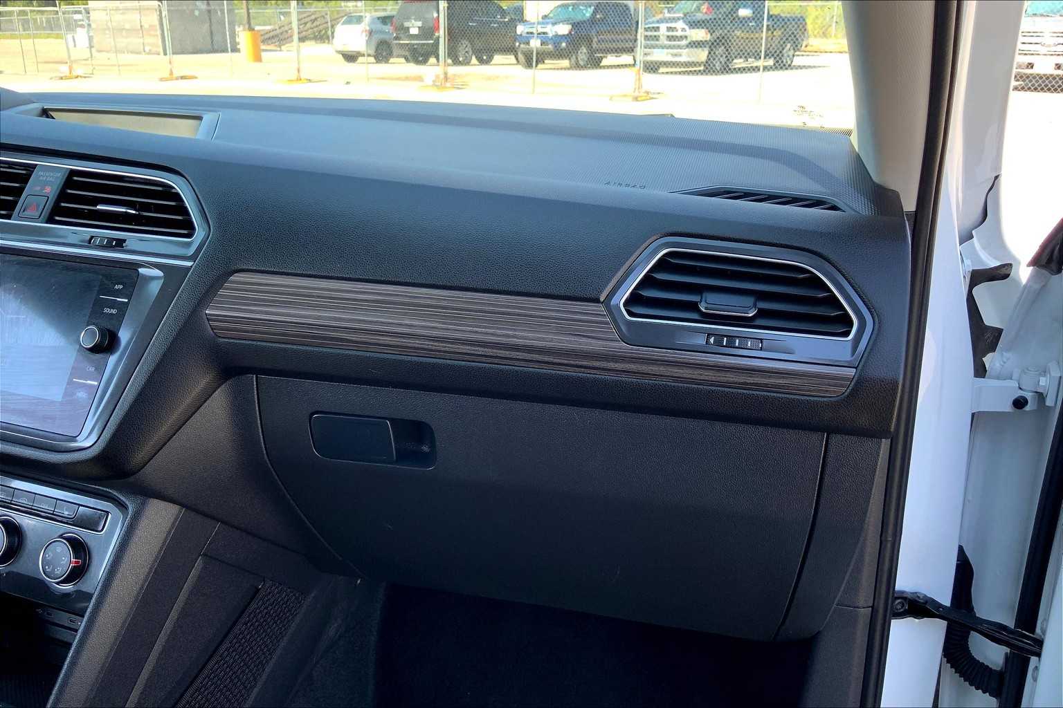 2024 Volkswagen Tiguan Wolfsburg Edition photo 15