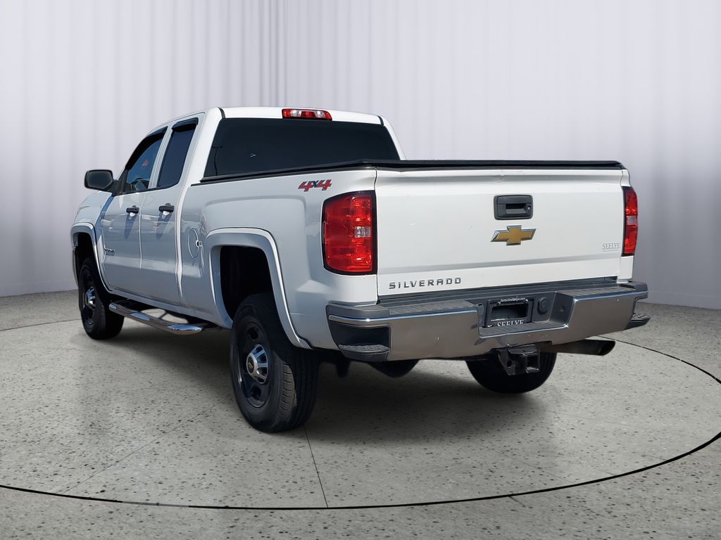 2015 Chevrolet Silverado 2500HD Work Truck photo 3