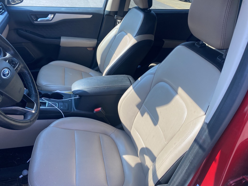 2020 Ford Escape SEL photo 4