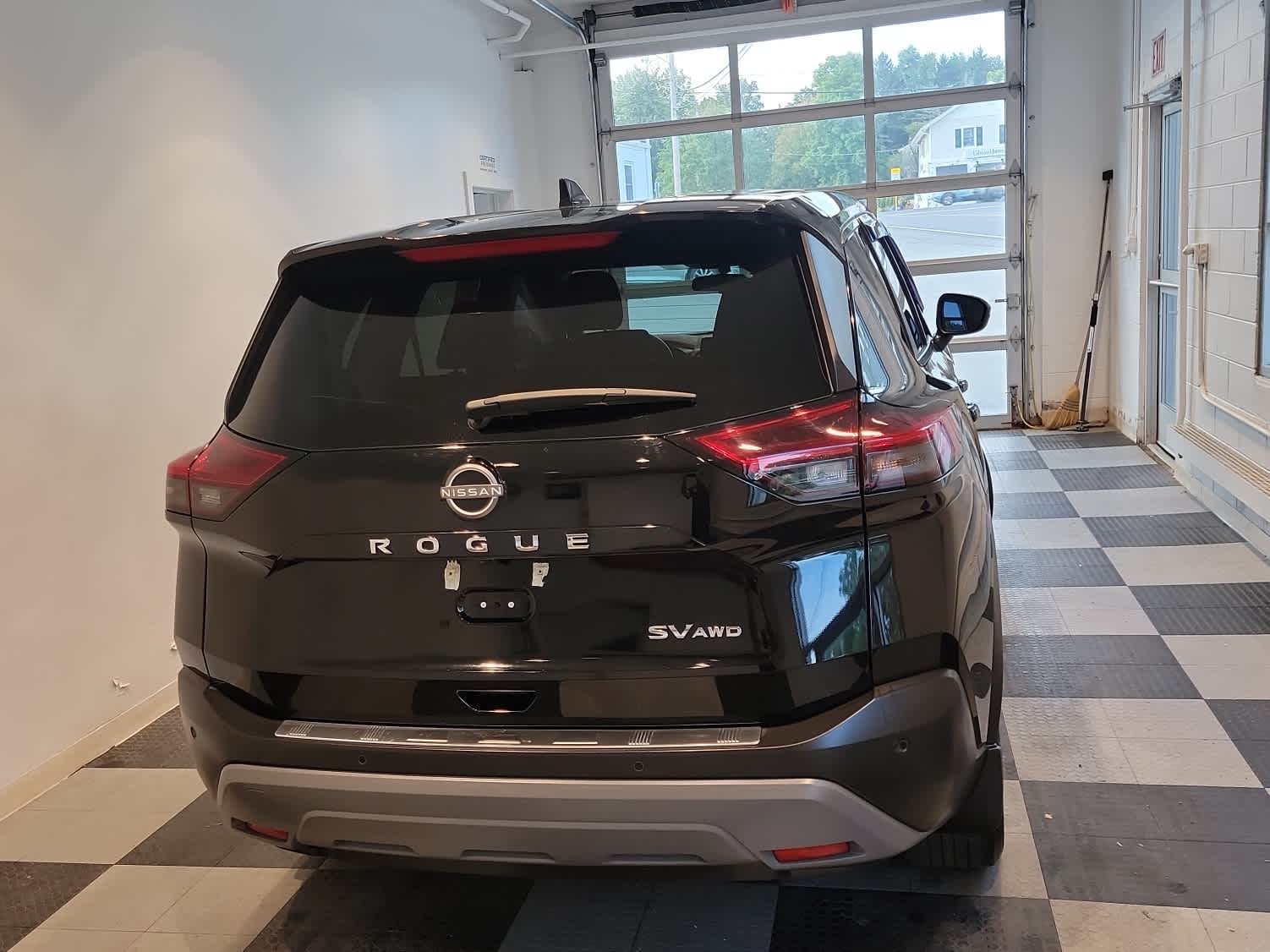 2022 Nissan Rogue SV photo 3