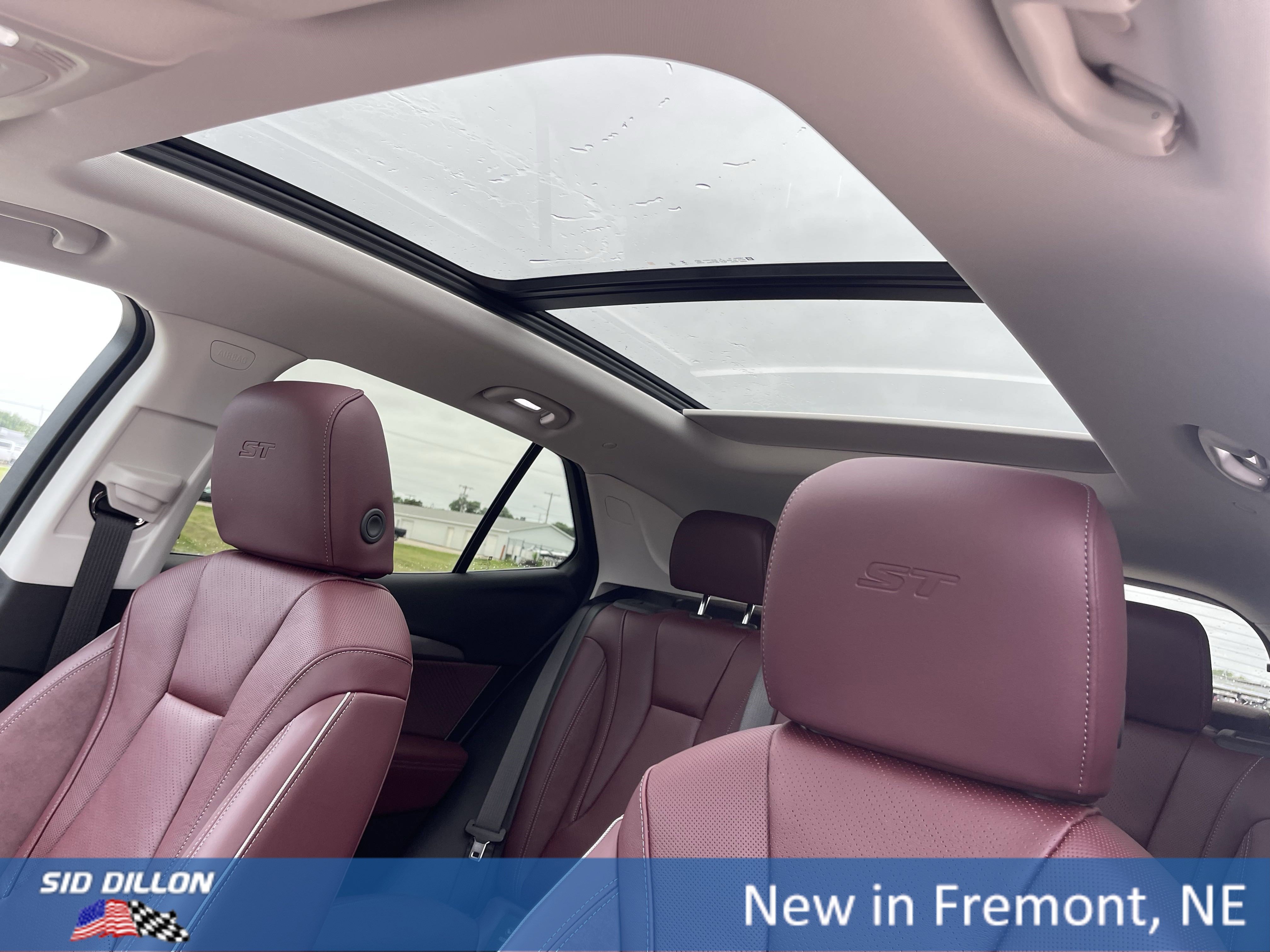 2025 Buick Envision Sport Touring photo 5