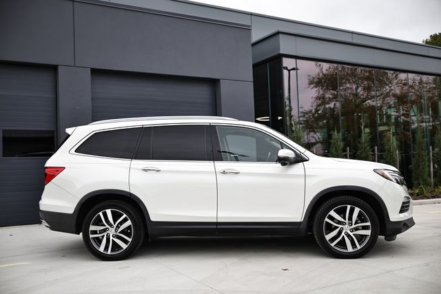 2016 Honda Pilot Touring photo 3