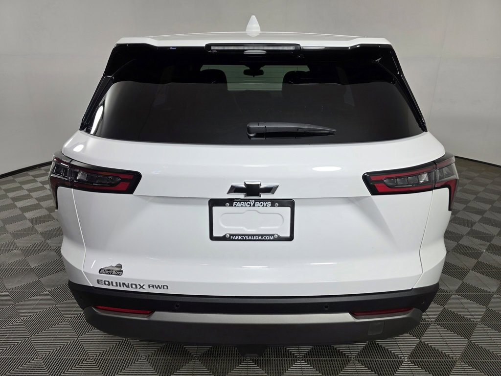 2026 Chevrolet Equinox LT photo 4
