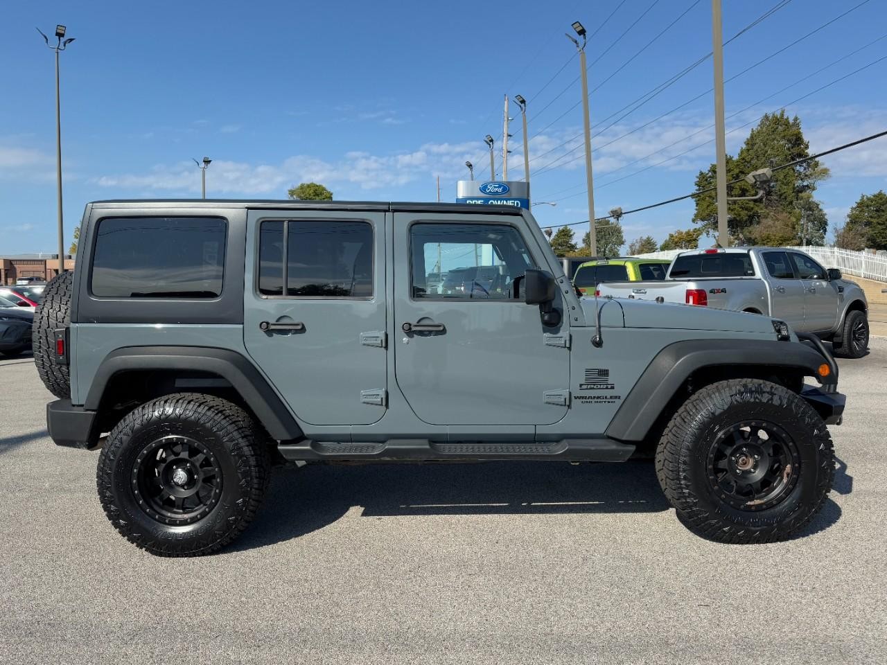 2015 Jeep Wrangler Unlimited Sport photo 2
