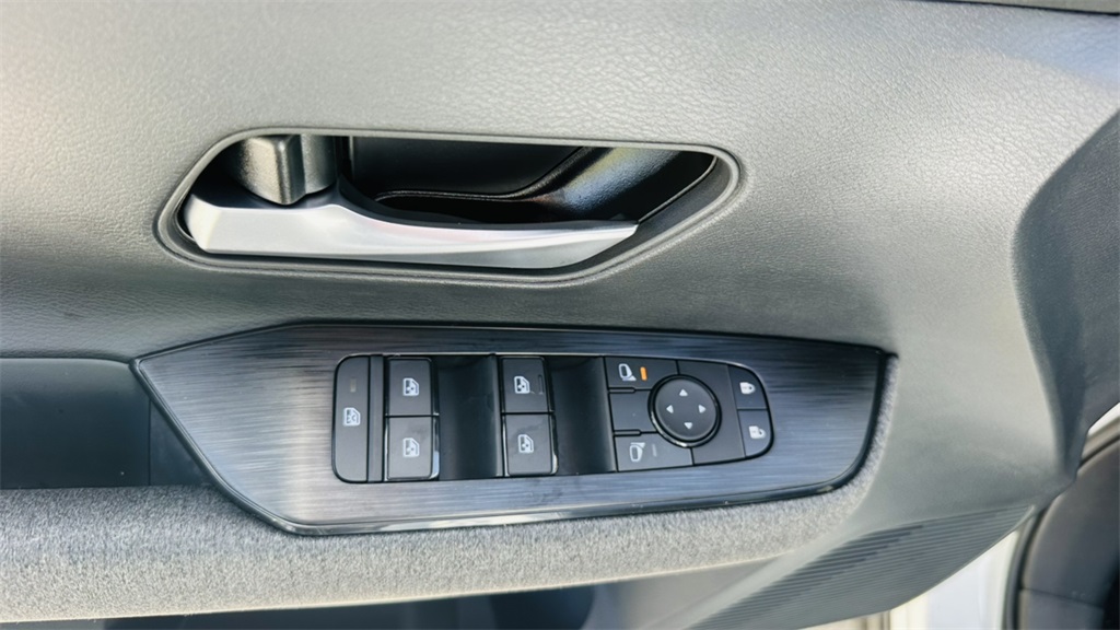 2026 Nissan Kicks SV photo 10