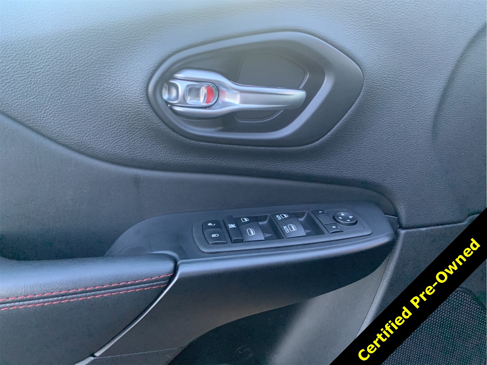 2022 Jeep Cherokee Trailhawk photo 11