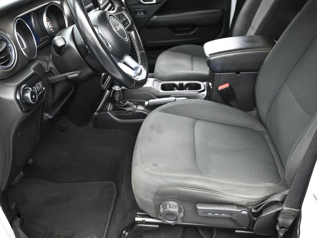 2021 Jeep Wrangler Unlimited Sahara photo 11