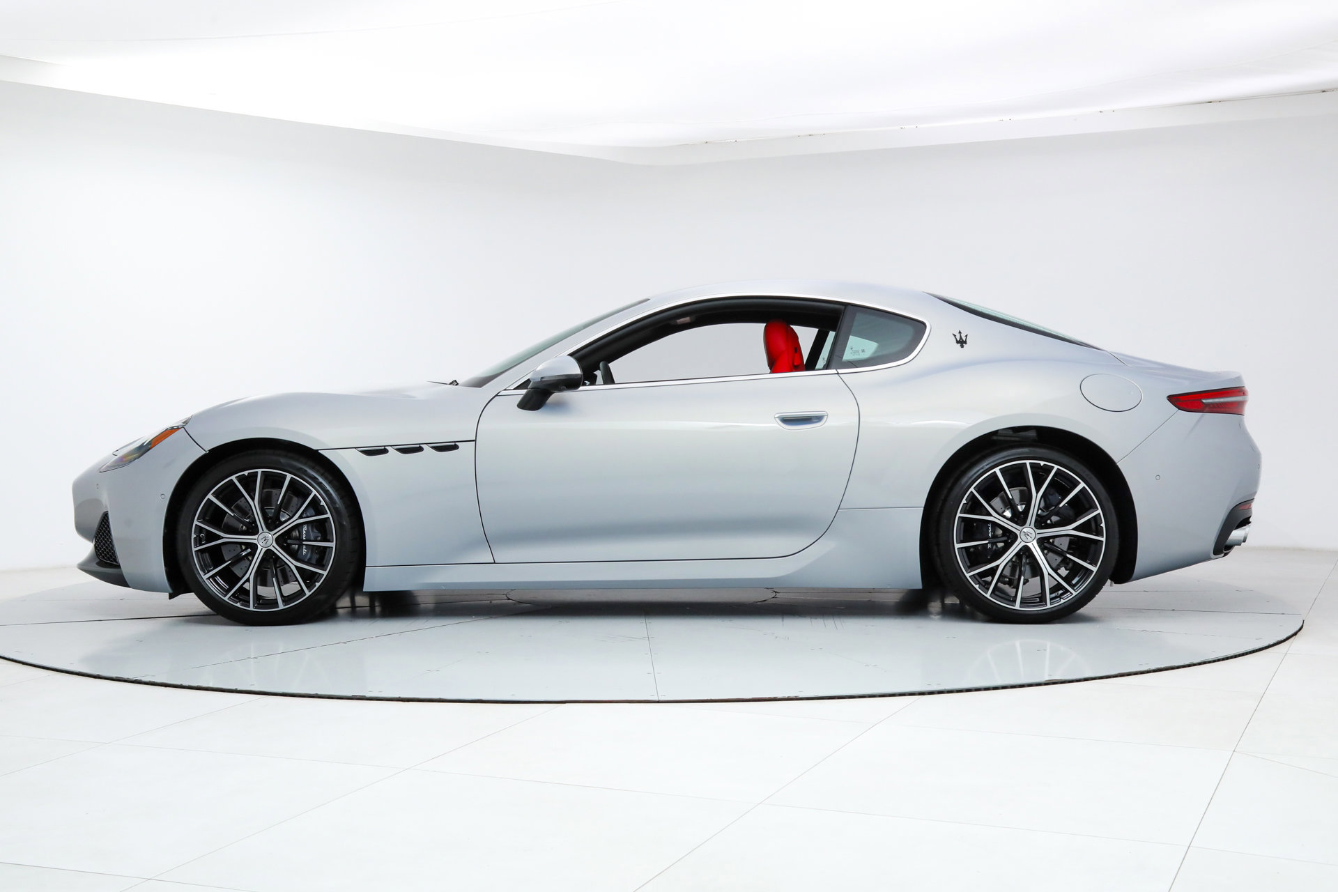 2026 Maserati Granturismo Modena photo 2