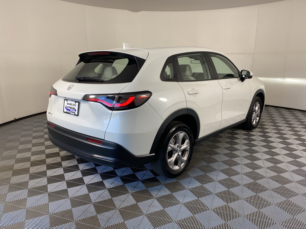 2023 Honda HR-V LX photo 7