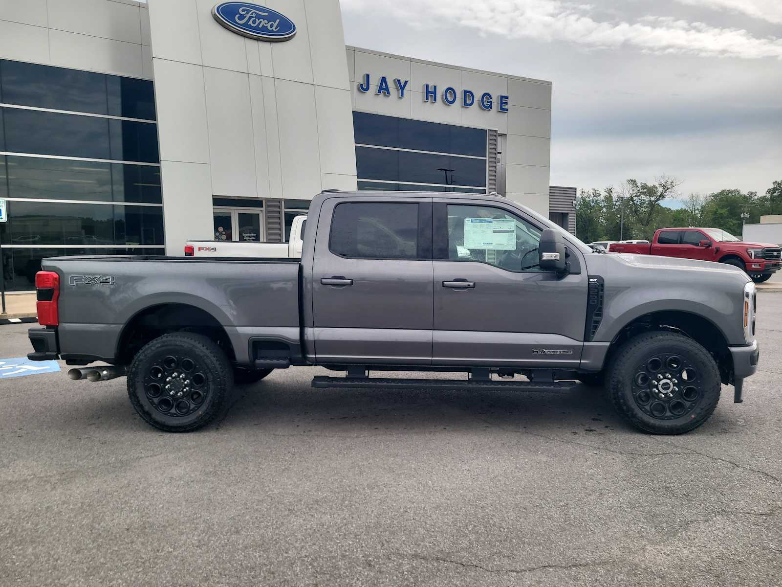 2025 Ford F-250 XLT photo 2