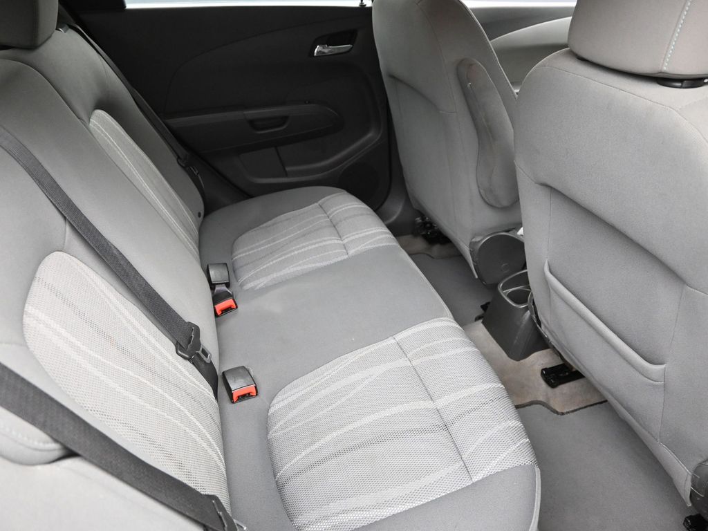 2016 Chevrolet Sonic LT photo 6