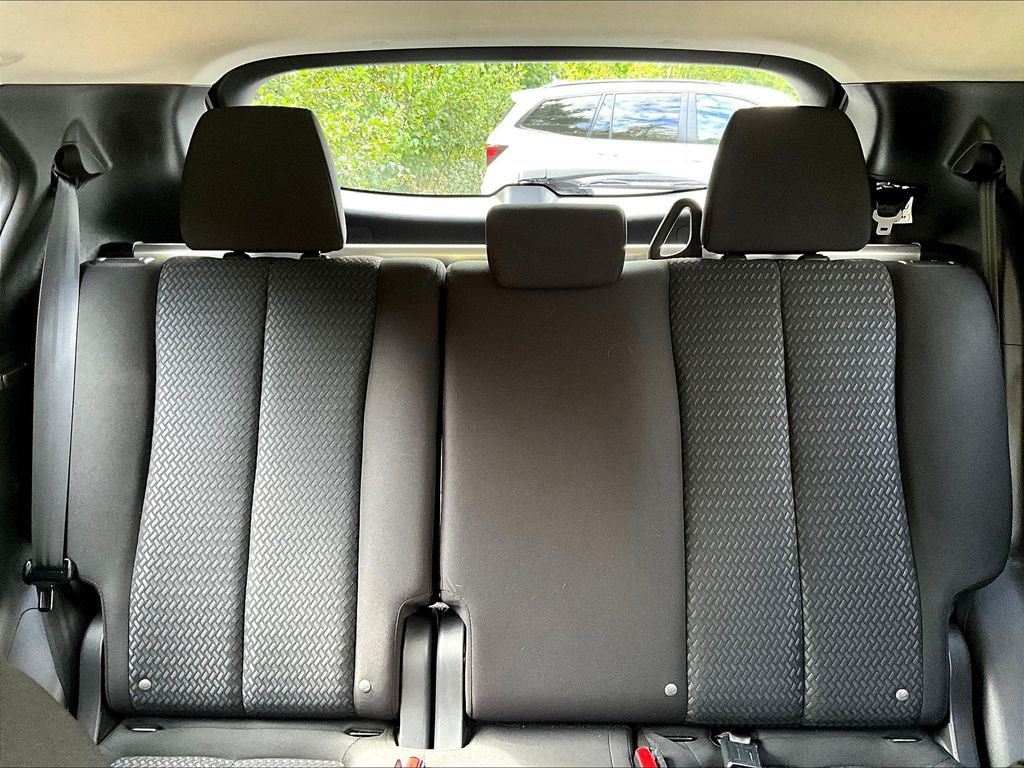 2023 Mitsubishi Eclipse Cross LE photo 14