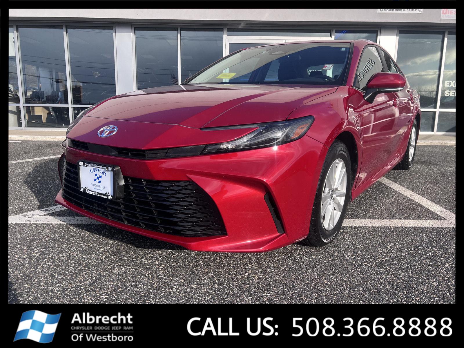 2025 Toyota Camry LE's photo