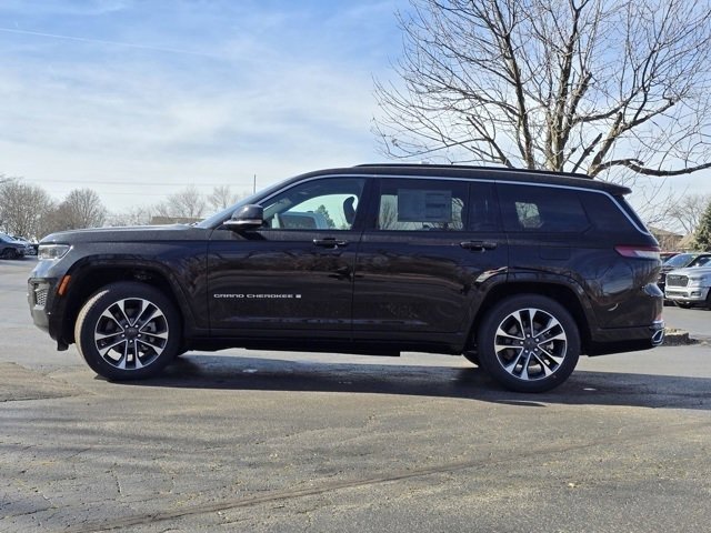 2025 Jeep Grand Cherokee Overland photo 19
