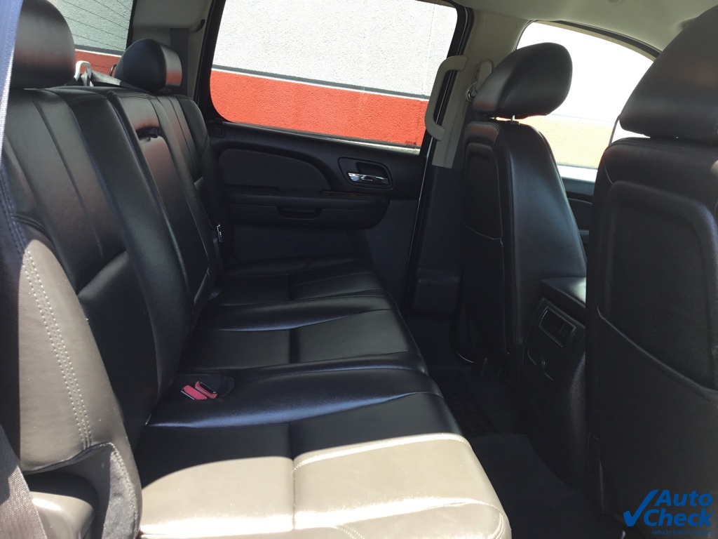 2011 Chevrolet Silverado 3500HD LTZ photo 28