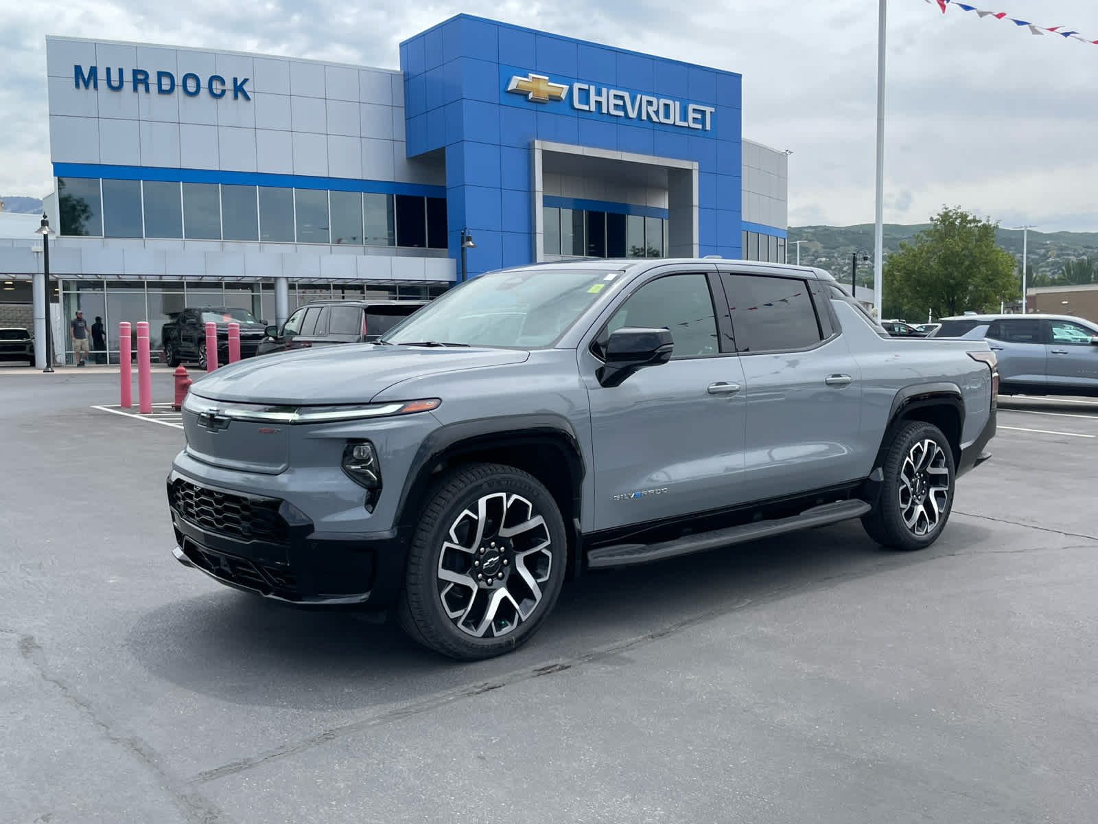 2025 Chevrolet Silverado EV RST's photo