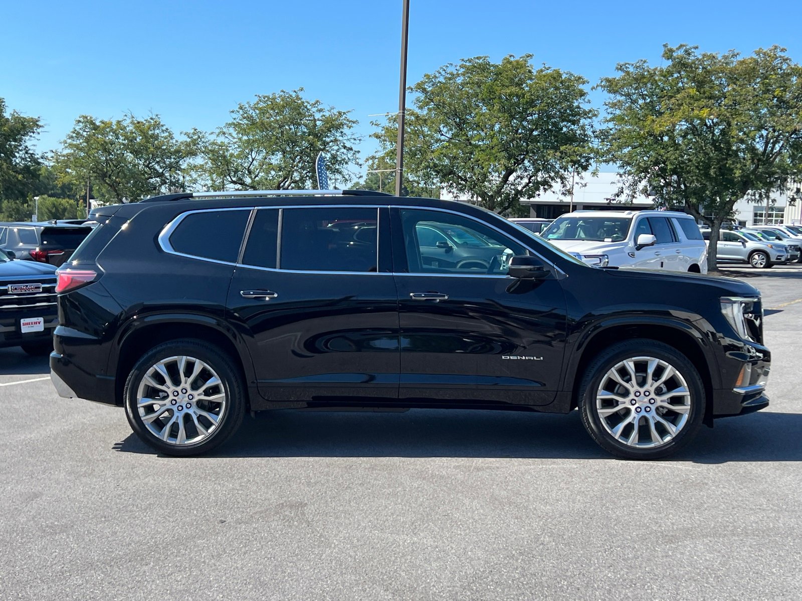 2026 Gmc Acadia Denali photo 2