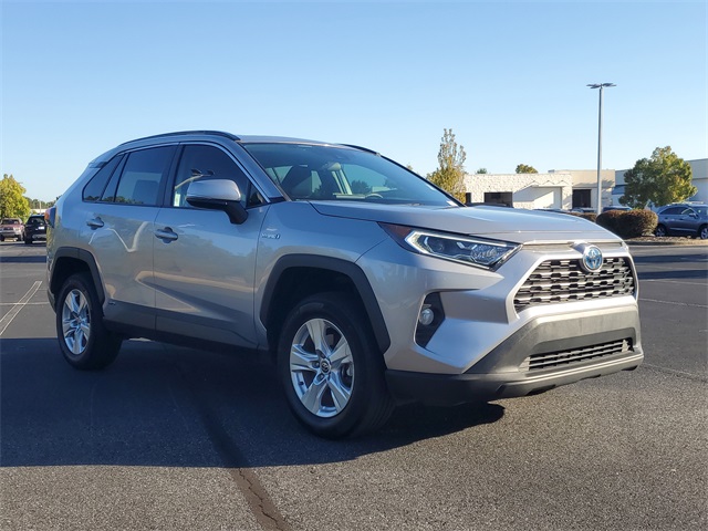 2021 Toyota RAV4 Hybrid XLE photo 3