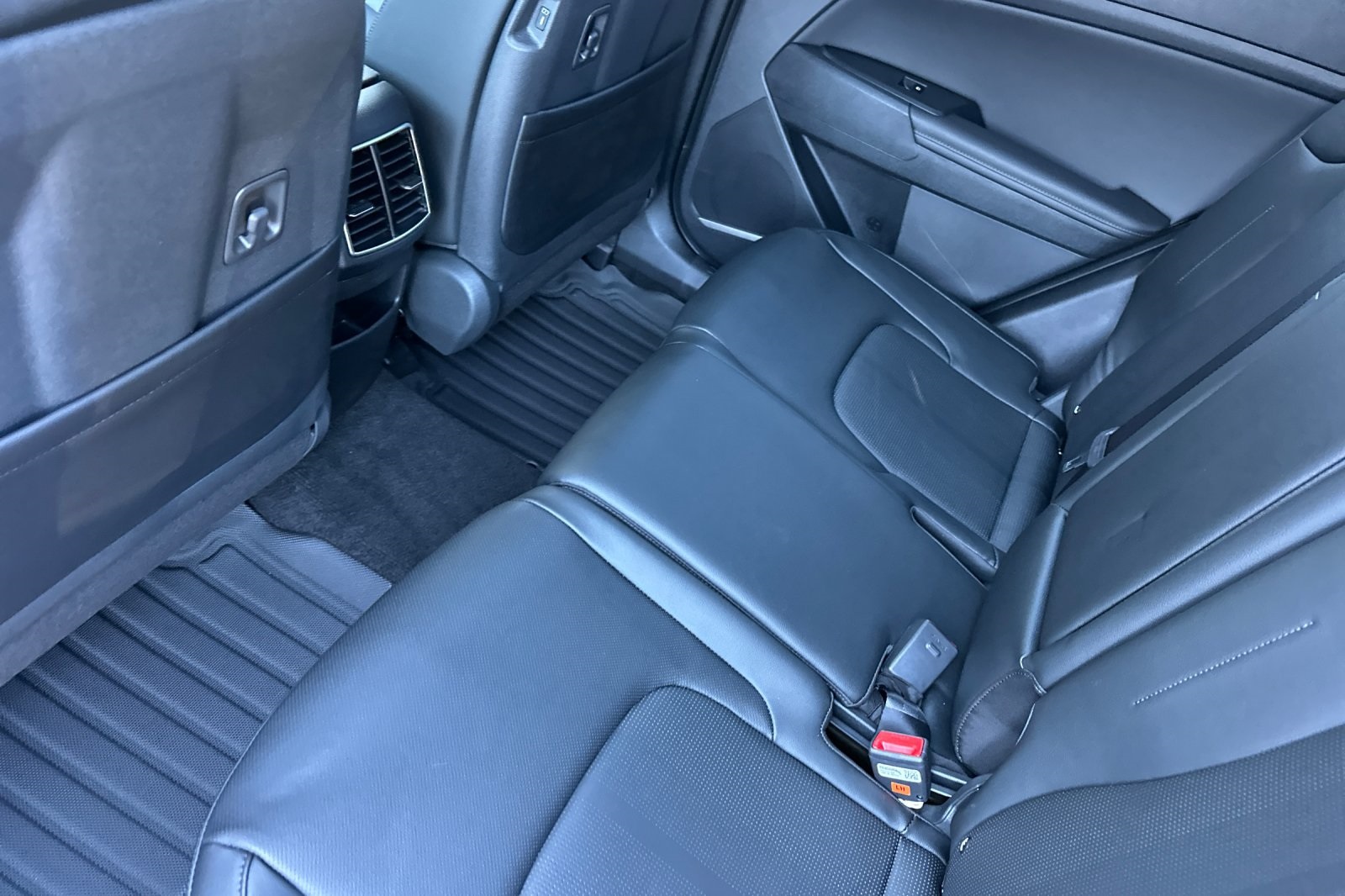 2026 Kia Sportage EX photo 3