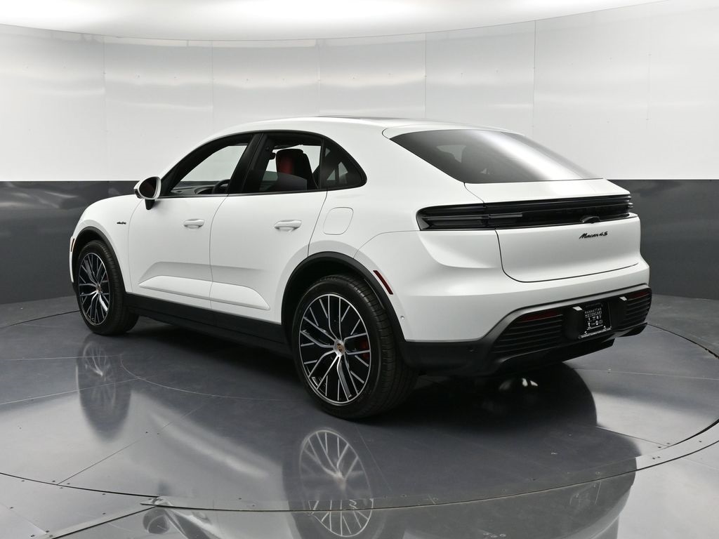 2025 Porsche Macan Electric photo 3