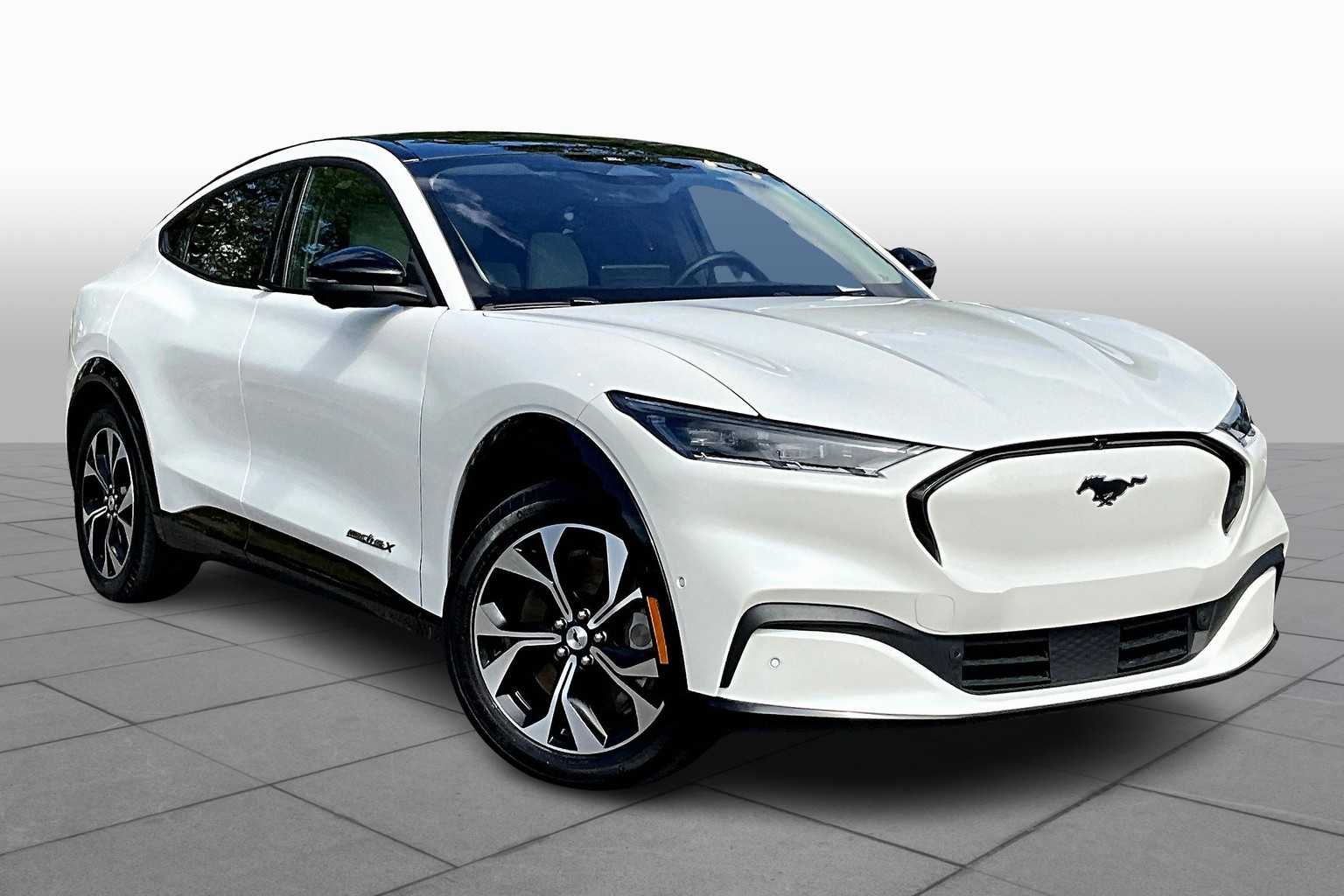 2021 Ford Mustang Mach-E Premium photo 2