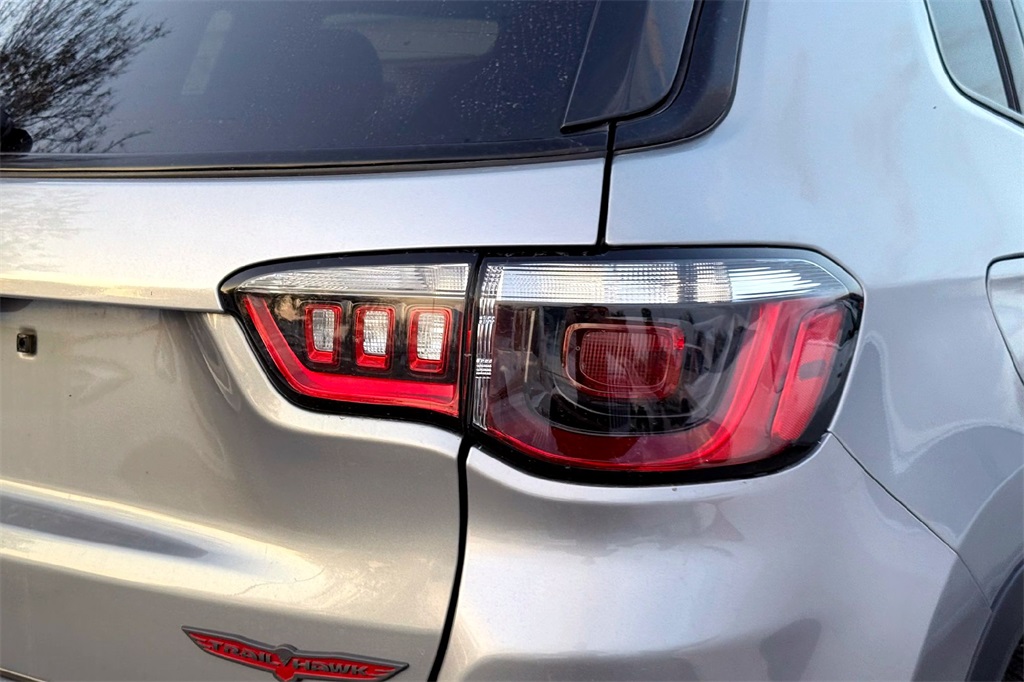 2023 Jeep Compass Trailhawk photo 3