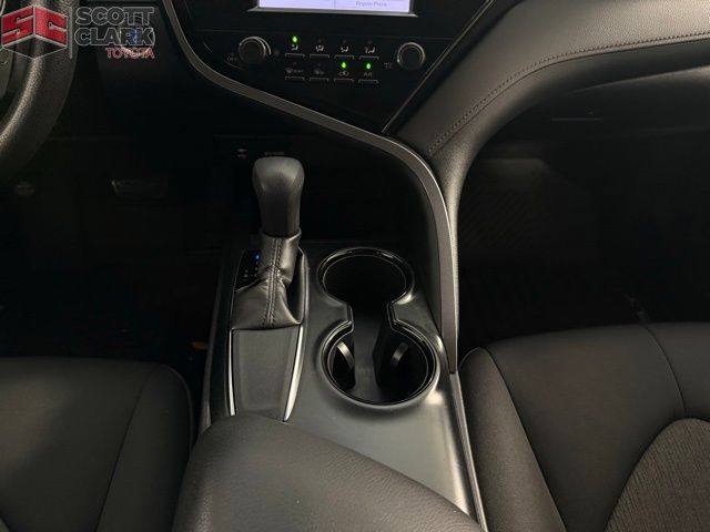 2019 Toyota Camry LE photo 19