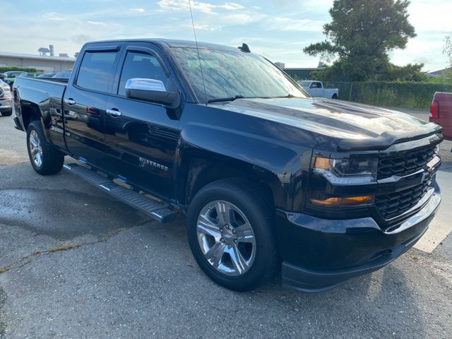 2018 Chevrolet Silverado 1500 Custom photo 4