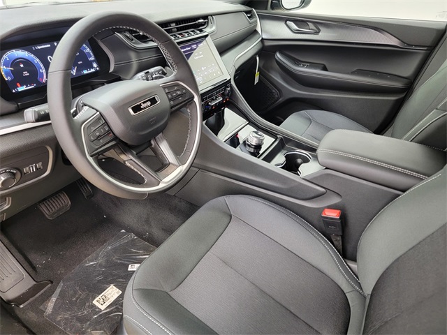 2025 Jeep Grand Cherokee Laredo X photo 11