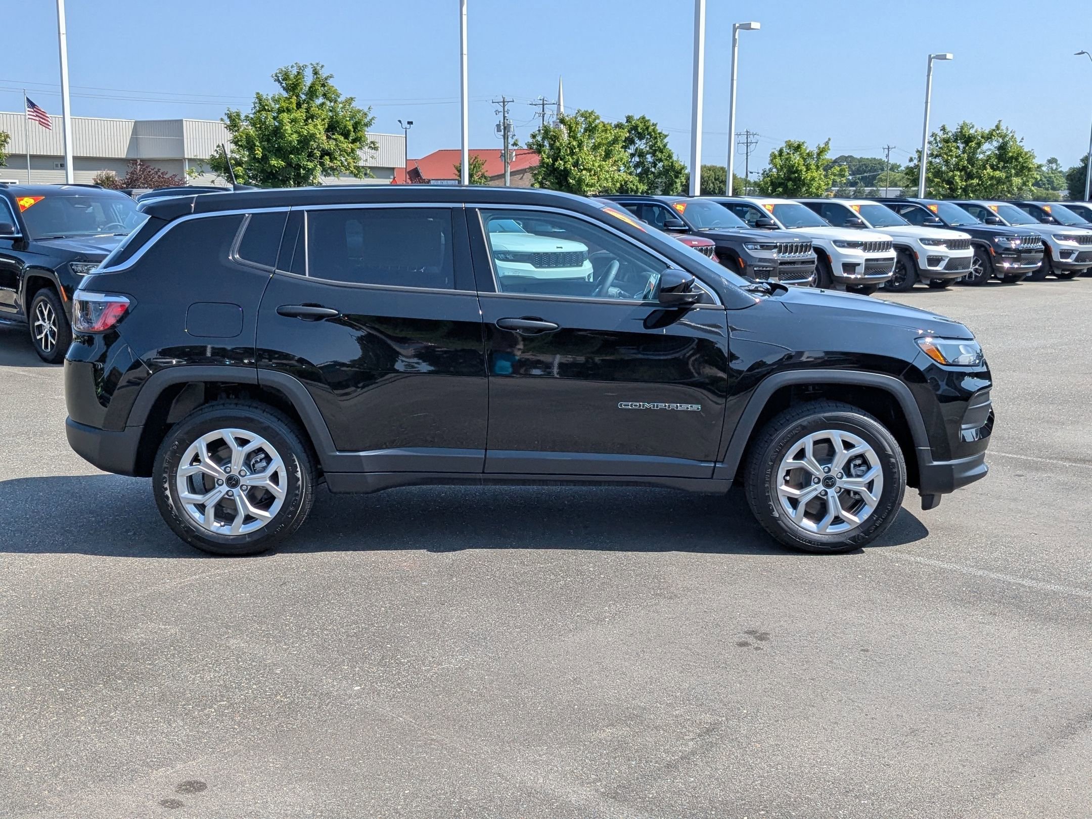 2025 Jeep Compass Sport photo 4