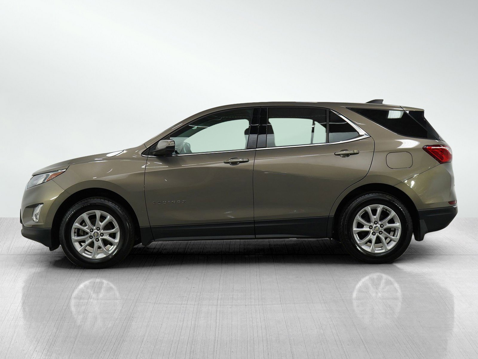 Used 2018 Chevrolet Equinox LT with VIN 3GNAXSEV1JL105223 for sale in Minneapolis, Minnesota