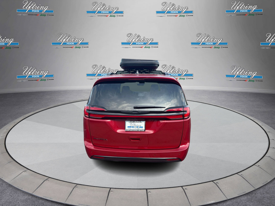 2025 Chrysler Pacifica photo 3