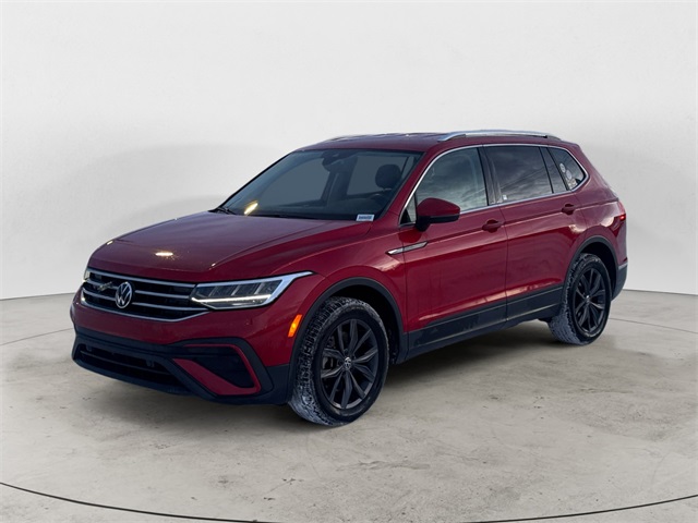 2023 Volkswagen Tiguan SE's photo