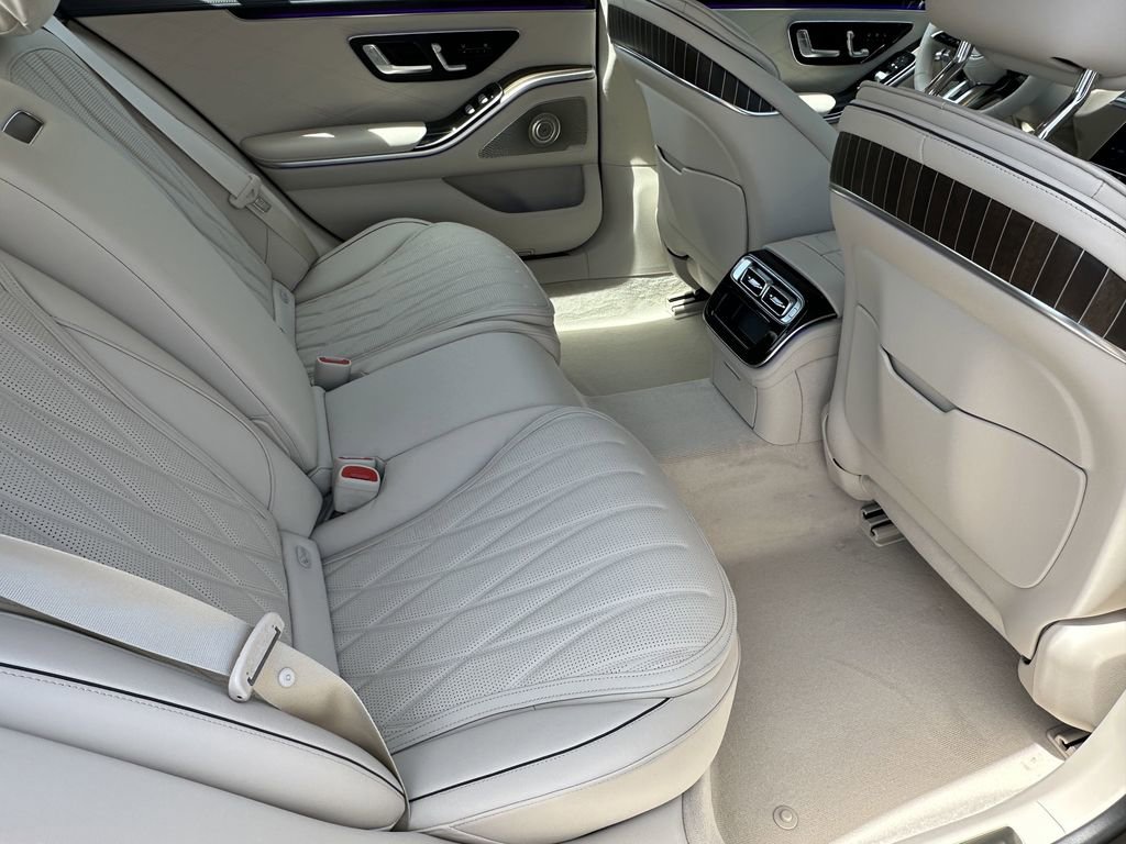 2025 Mercedes Benz S AMG 63 e 4MATIC photo 18
