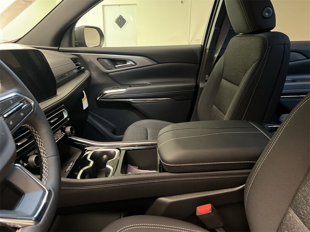 2026 Chevrolet Traverse photo 16