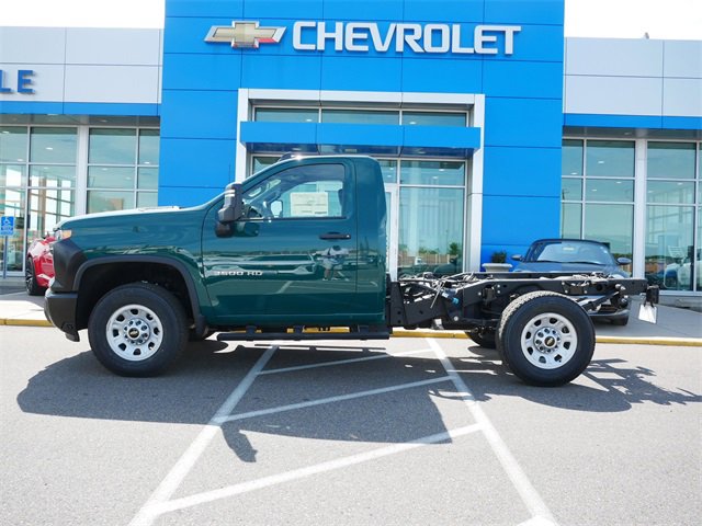 2025 Chevrolet Silverado 3500HD photo 3