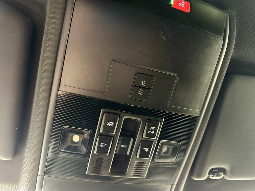 2022 Volkswagen Atlas Cross Sport V6 SEL R-Line photo 29