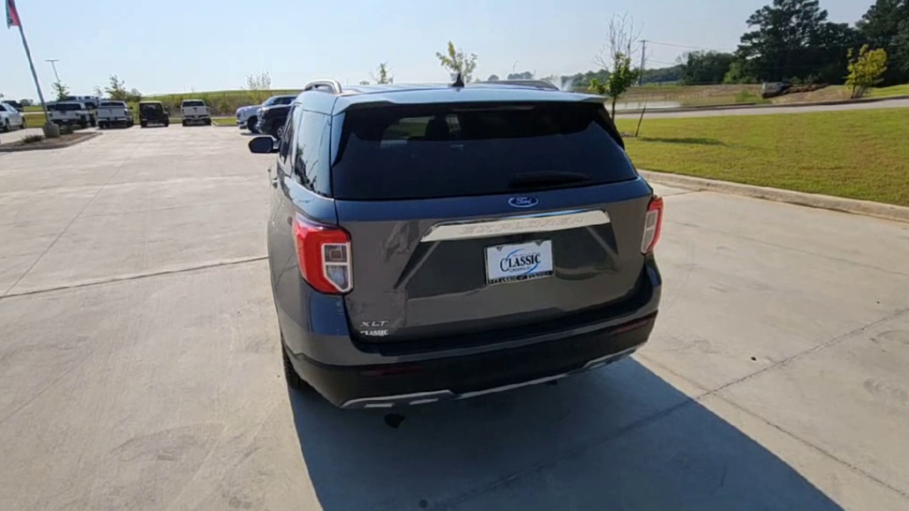 2024 Ford Explorer XLT photo 29