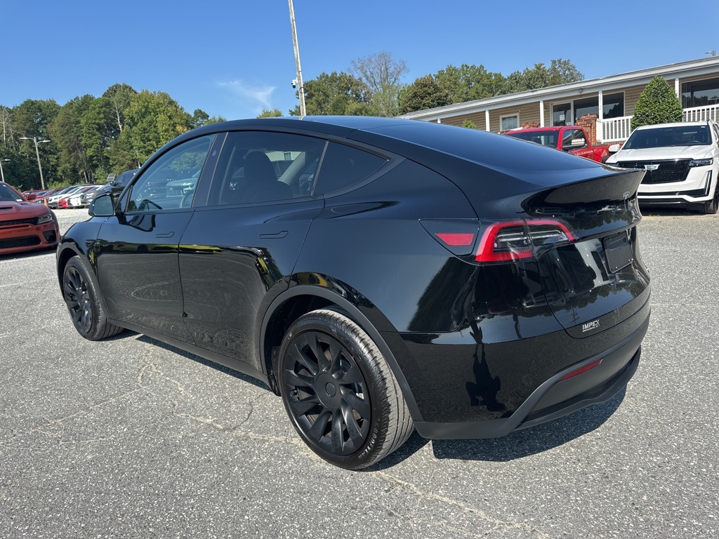 2024 Tesla Model Y Long Range photo 3