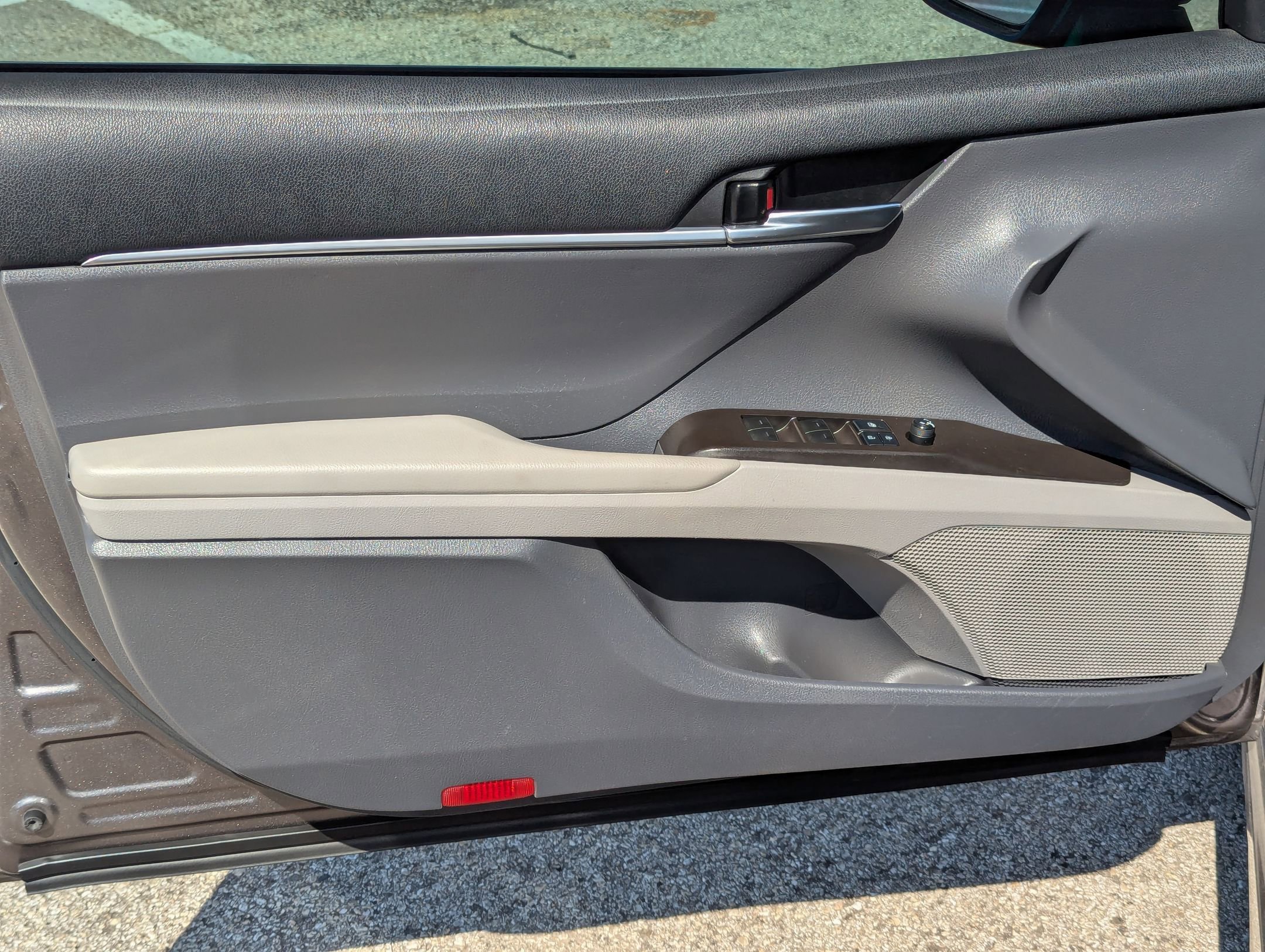 2021 Toyota Camry SE photo 11