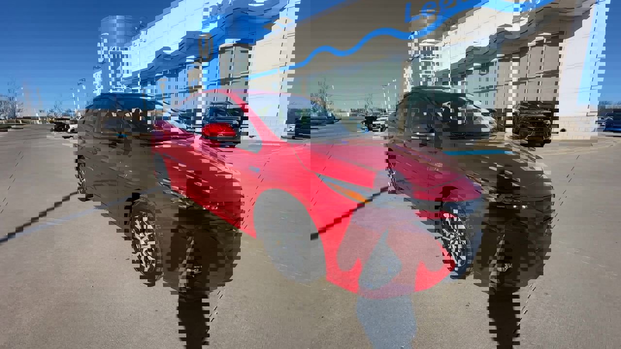 Used 2021 Toyota Prius Prime Limited with VIN JTDKAMFP5M3173695 for sale in Kansas City