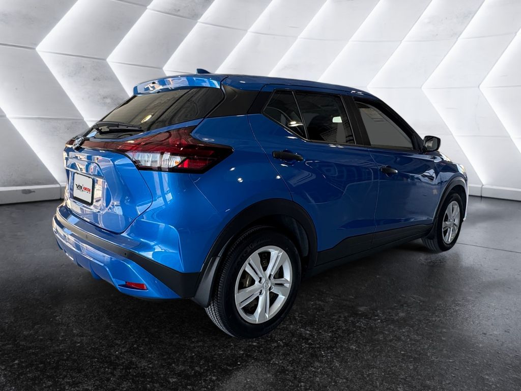 2023 Nissan Kicks S photo 4