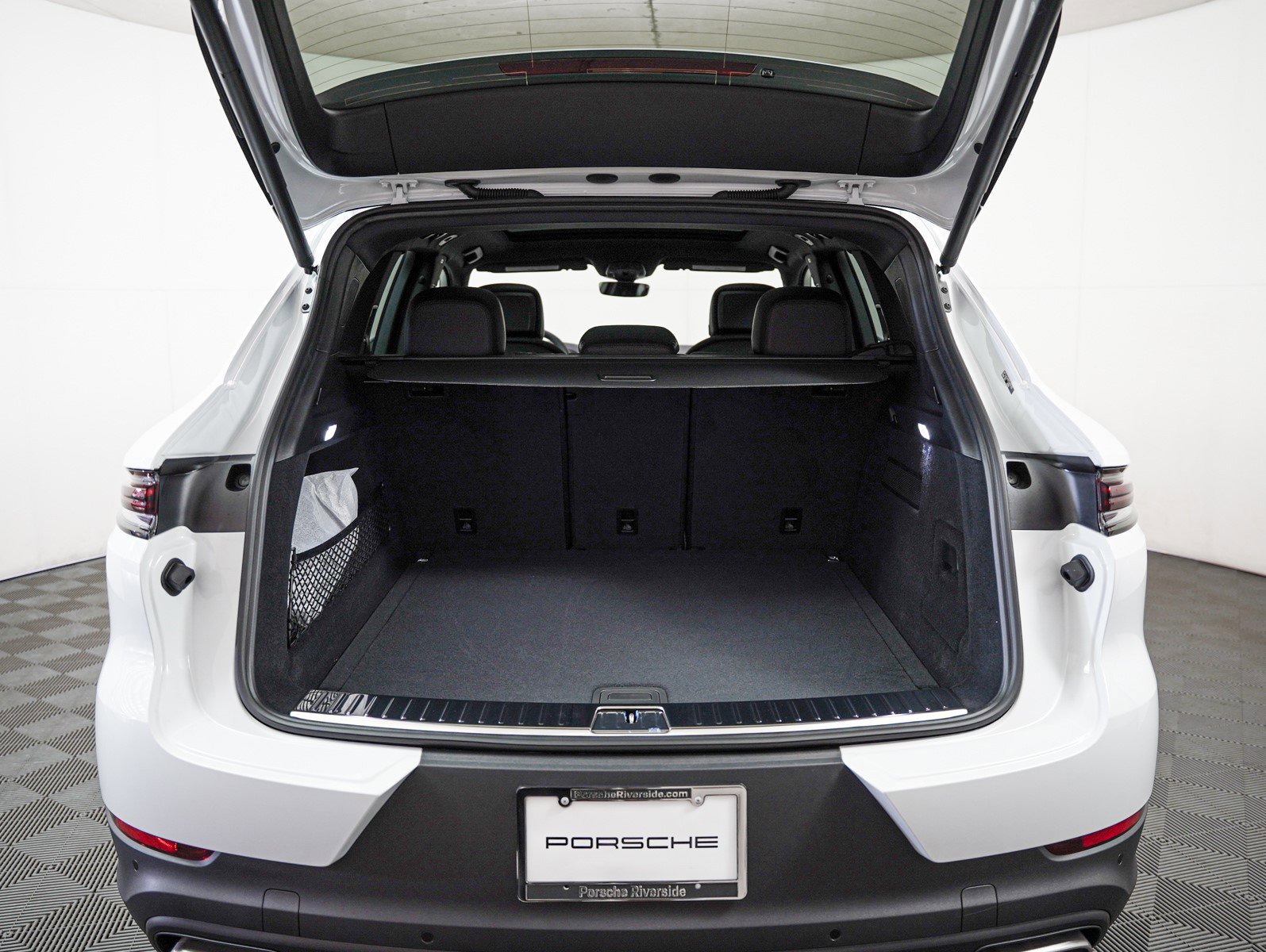 2026 Porsche Cayenne photo 23