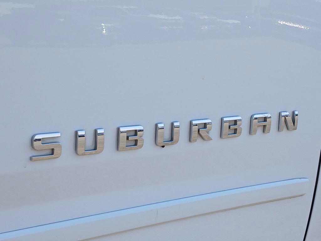 2018 Chevrolet Suburban LT photo 32