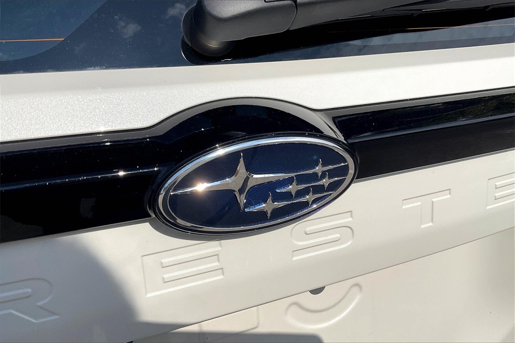 2025 Subaru Forester Base photo 7